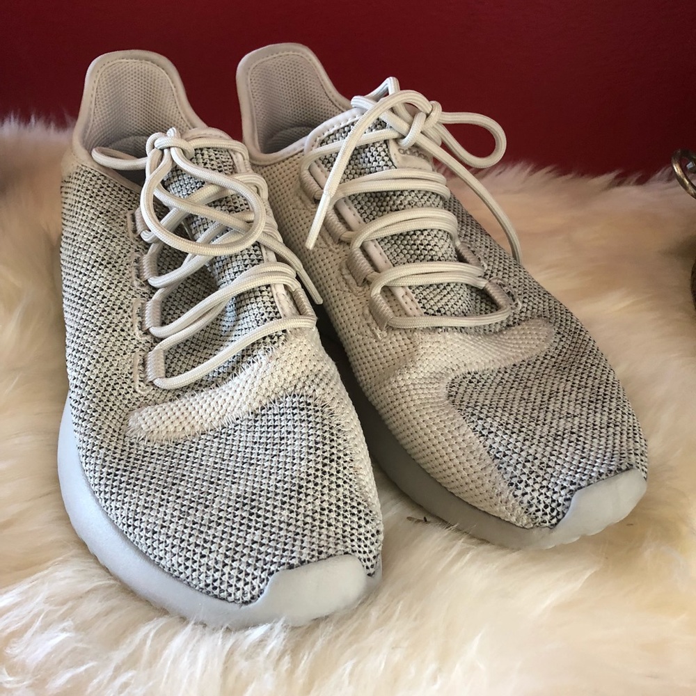 ADIDAS - Tubular shadow